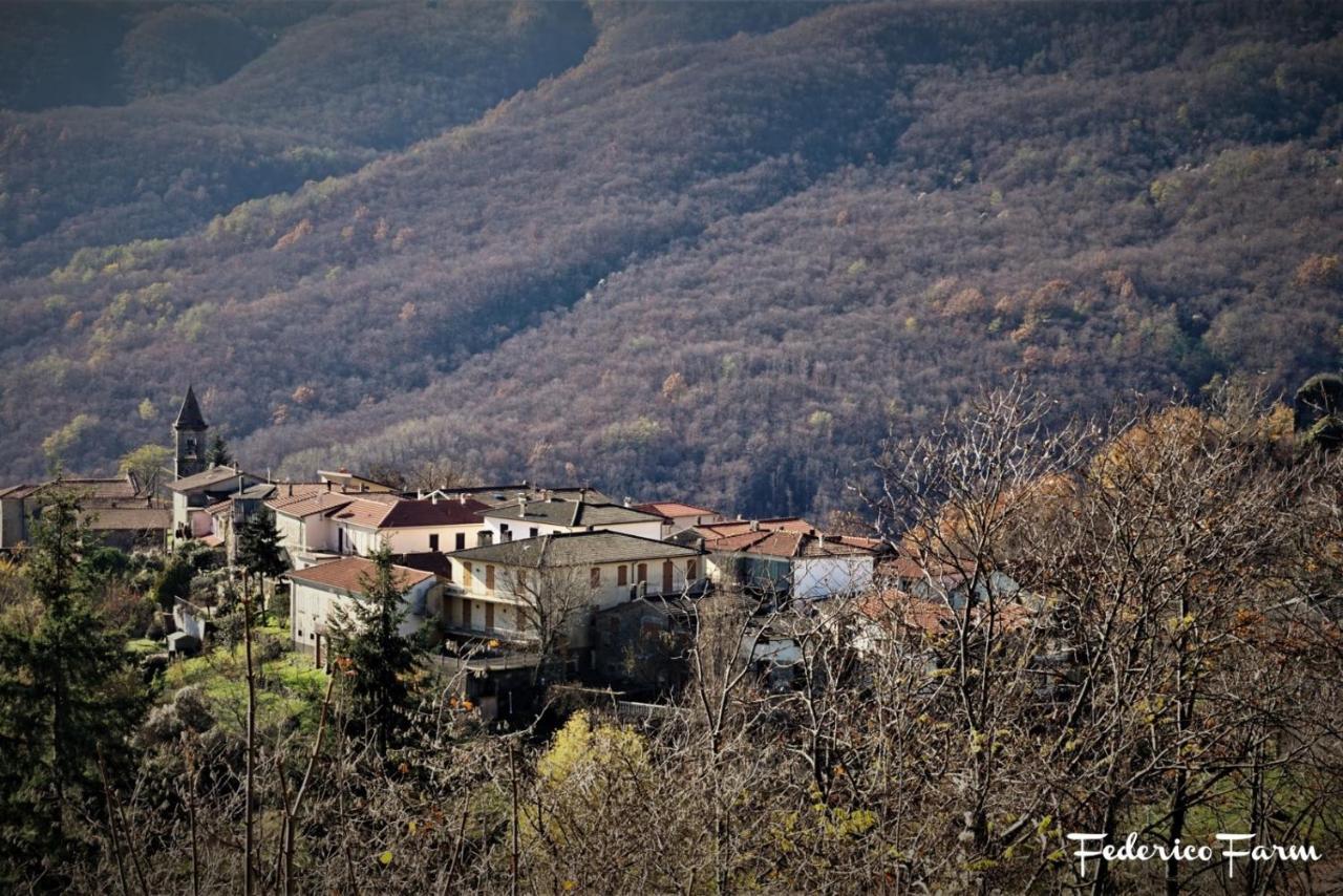 Camping Grondola - Federicofarm Pontremoli Bagian luar foto