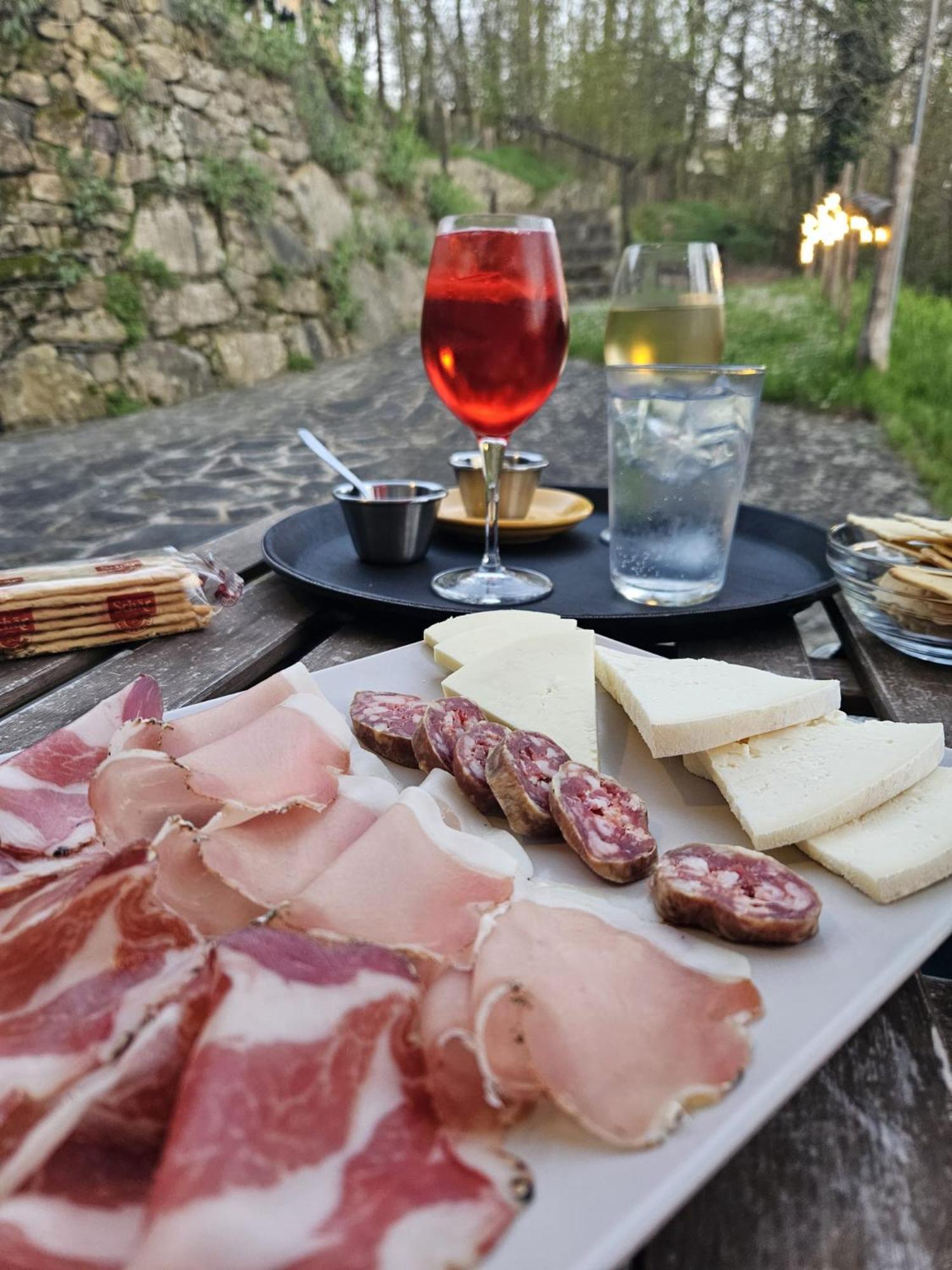 Camping Grondola - Federicofarm Pontremoli Bagian luar foto